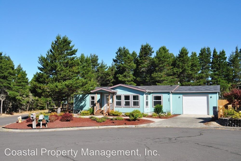 3 br, 2 bath House 651 Skookum Drive House Rental in Florence, OR