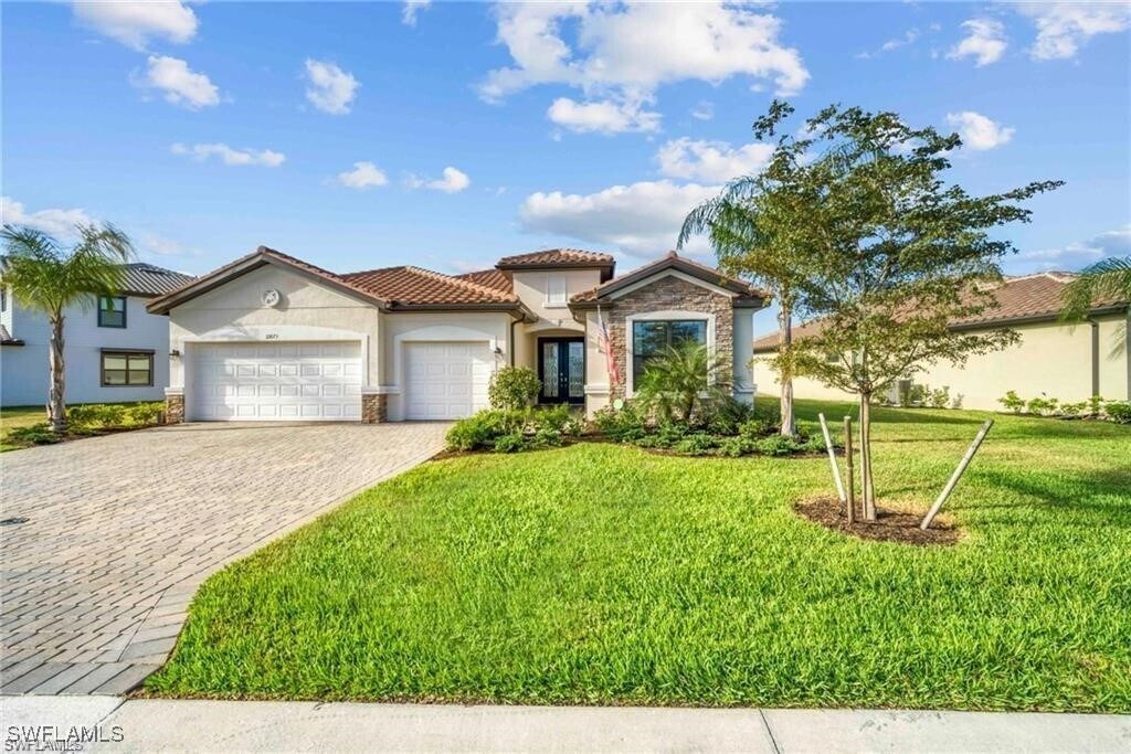 Foto principal - 11873 Hickory Estate Cir