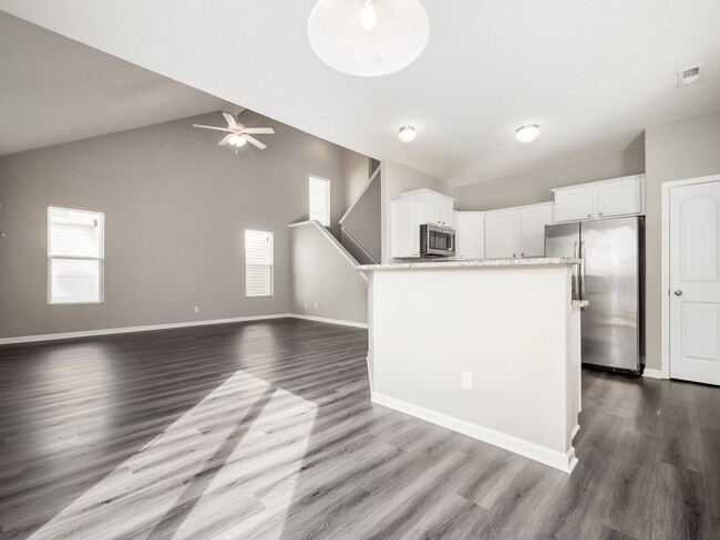 Building Photo - 5507 Eagle River Dr