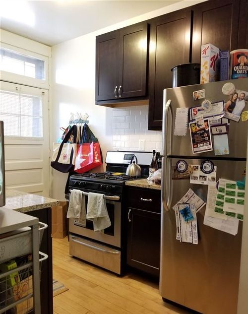 Building Photo - 1447 W Cornelia Ave