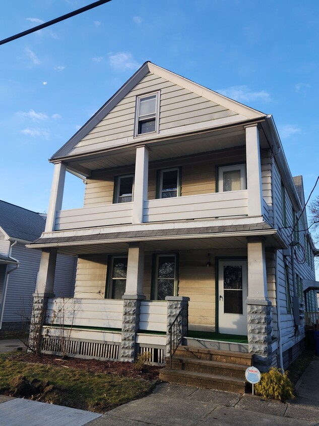 Foto principal - 2bd/1b UPSTAIRS 4-plex Cash Pay