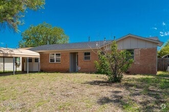 Building Photo - 2117 Yorktown Dr