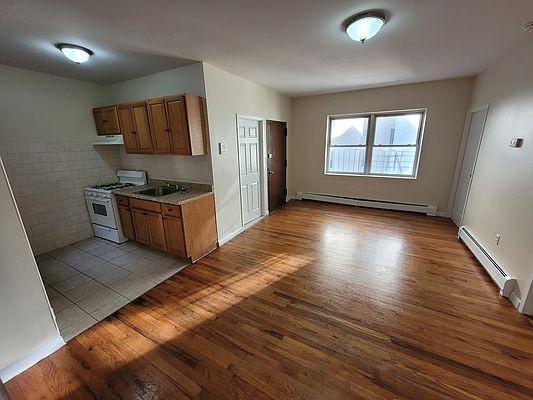 Foto principal - 2 bedroom in BRONX NY 10453