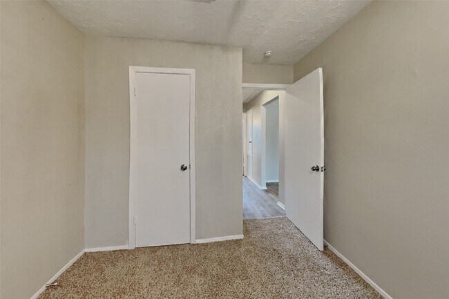 Building Photo - 10107 King Ranch Ln