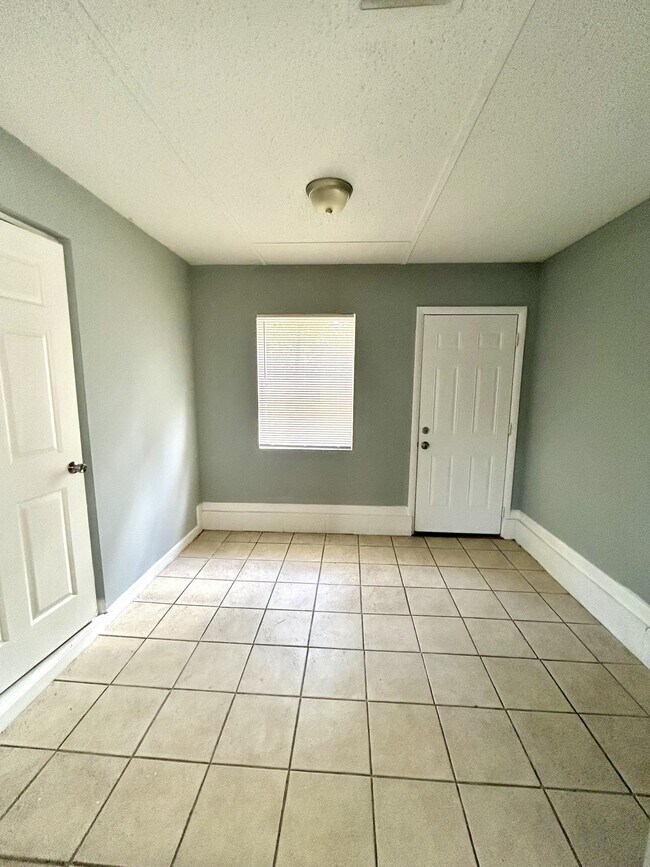Building Photo - 361 Arora Blvd
