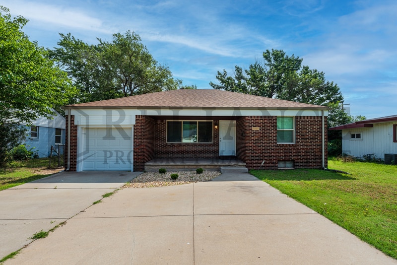 1008 N Edgemoor St, Wichita, KS 67208 House Rental in Wichita, KS