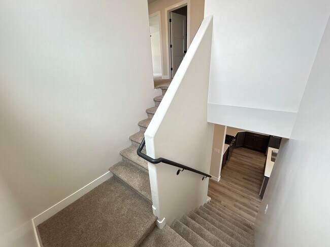 Foto del edificio - Beautiful Townhome!