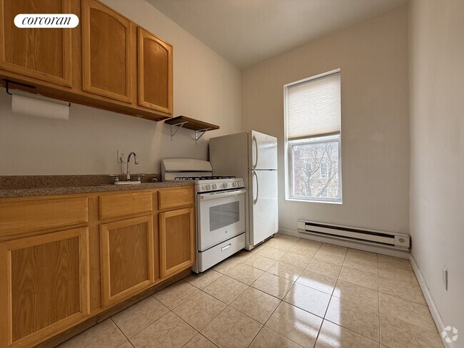 Building Photo - 833 St Johns Pl