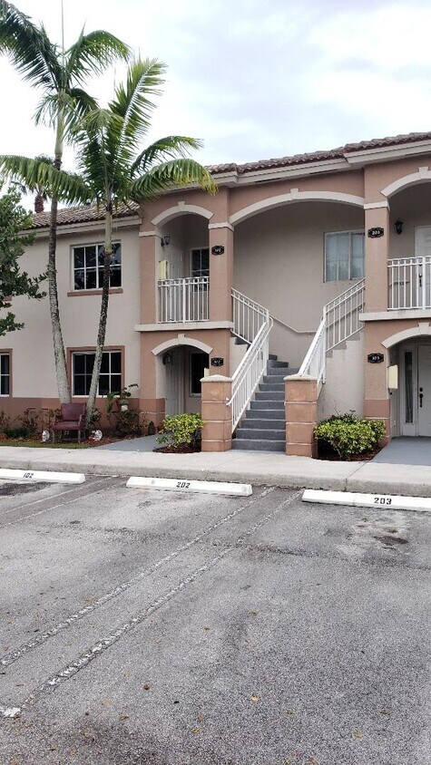 Foto principal - 1270 SE 26th St