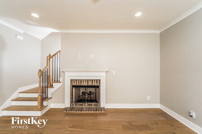 Building Photo - 1320 Shades Terrace