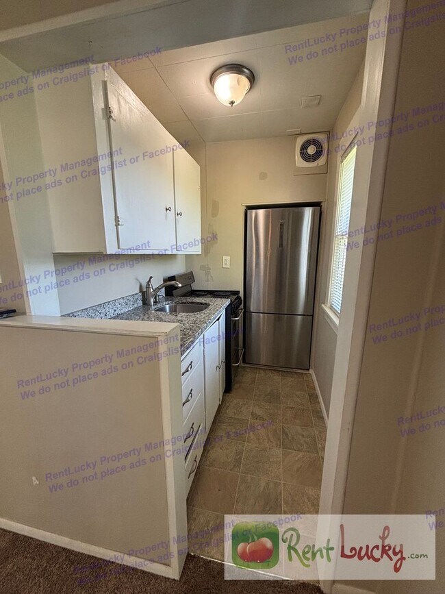 Foto del edificio - Singh Tacoma 4-Plex