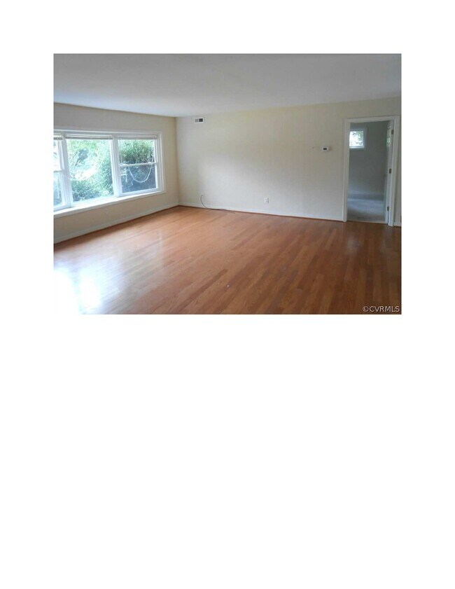 Foto del edificio - 9302 Woodcrest Rd