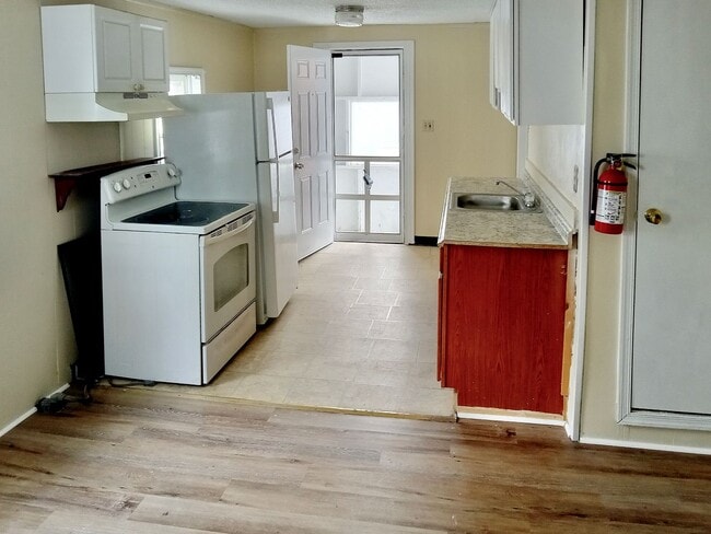 Building Photo - 26-28 E Pine St.