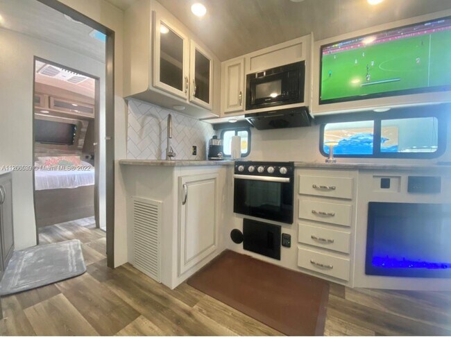 Foto del edificio - 526 NW 7th St