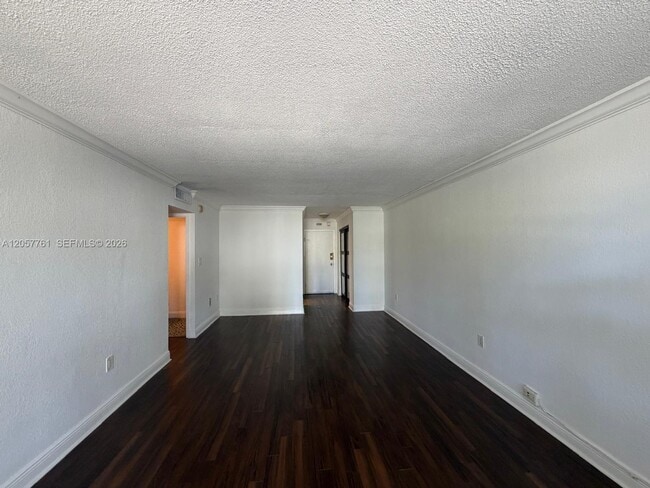 Building Photo - 1800 Sans Souci Blvd