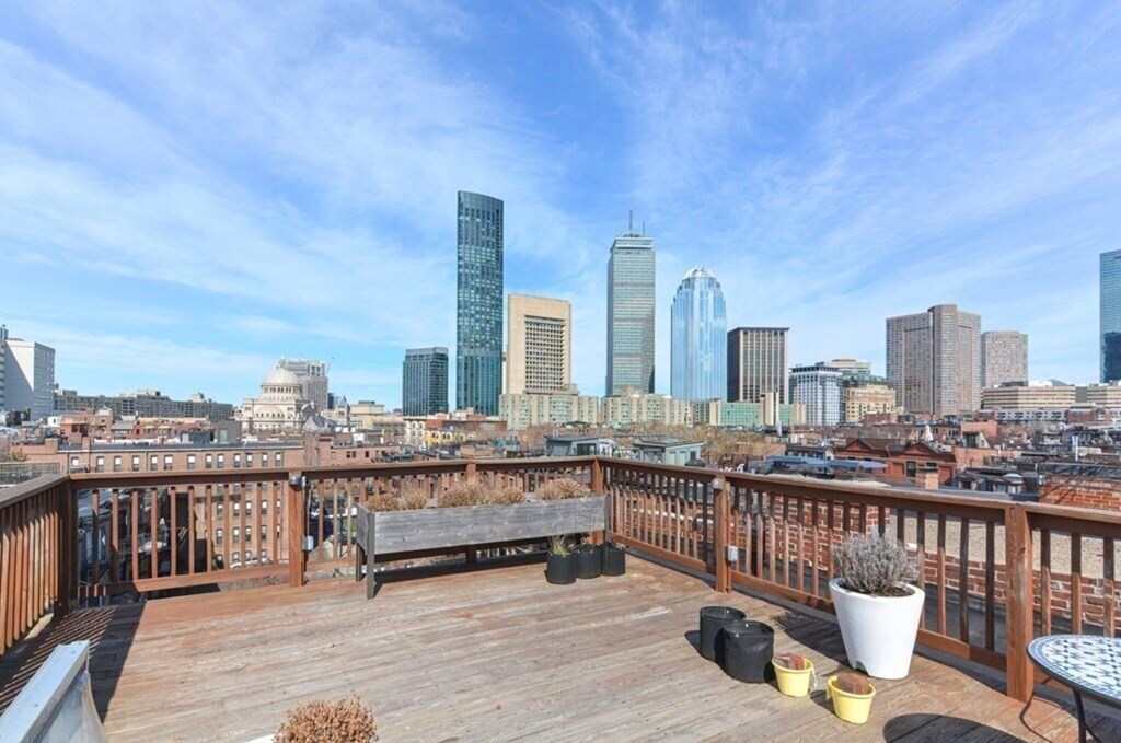 Primary Photo - 553 Columbus Ave
