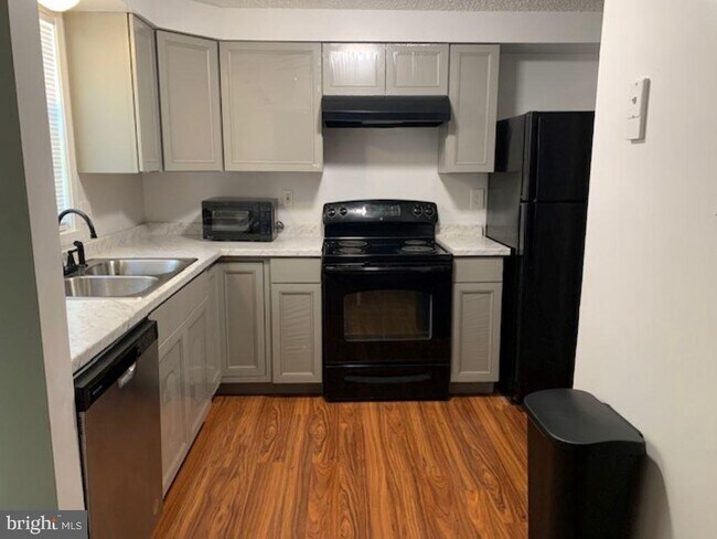 Foto del edificio - 6602 Seat Pleasant Dr