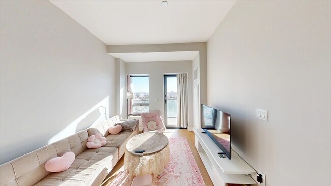 Foto del edificio - 100 Shawmut Ave