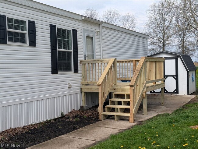 Foto del edificio - 135 Kenny Brook Ln