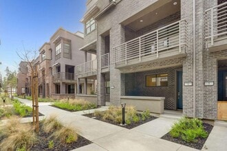 Building Photo - 202 Stone Pine Terrace