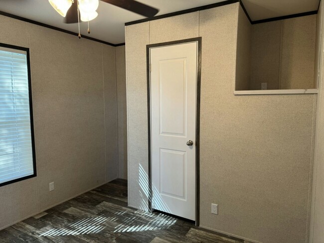 Building Photo - 7250 FL-44