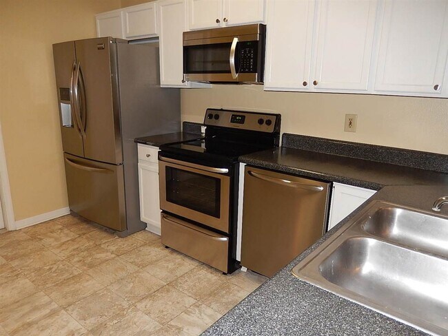 Foto del edificio - 137 Horseshoe Dr