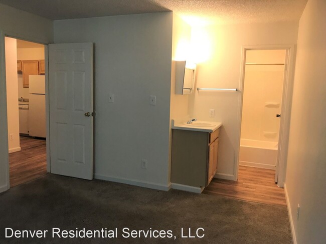 Building Photo - 2 br, 2 bath Apartment - 3201 Riverside Drive