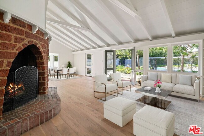 Foto del edificio - 449 N Bonhill Rd
