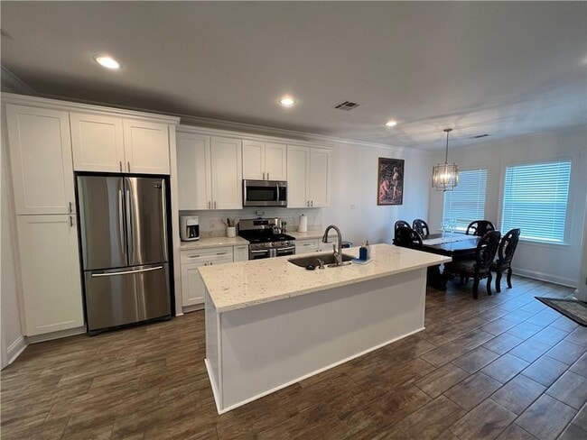 Building Photo - 2708 Volpe Dr