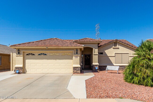 Building Photo - 7622 E Dover St