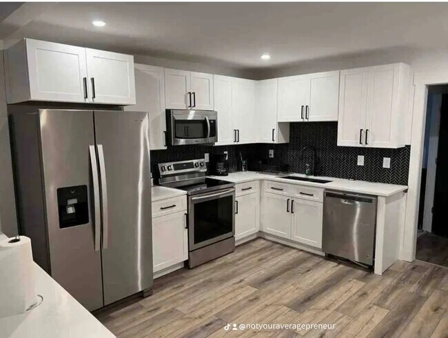 Foto del edificio - Room in House on Welch St SW