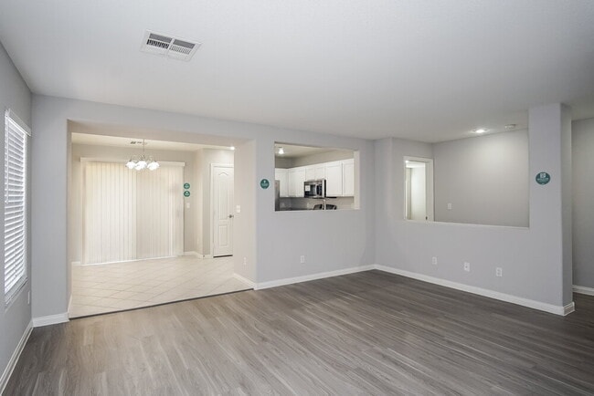 Building Photo - 186 Carlsbad Caverns St