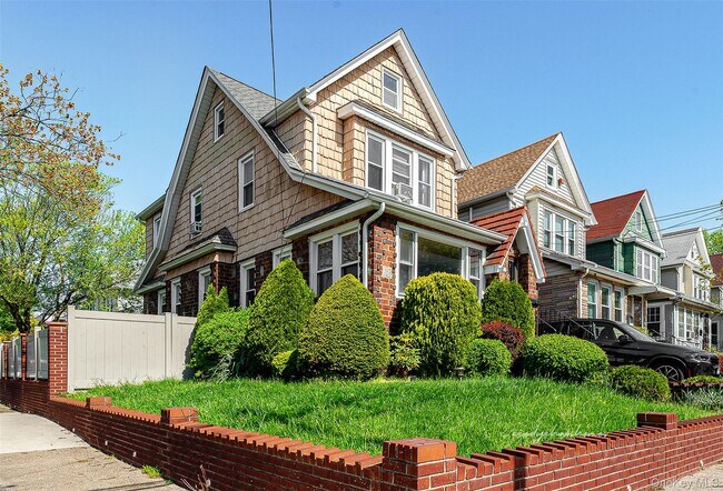 Foto del edificio - 93-01 71st Ave