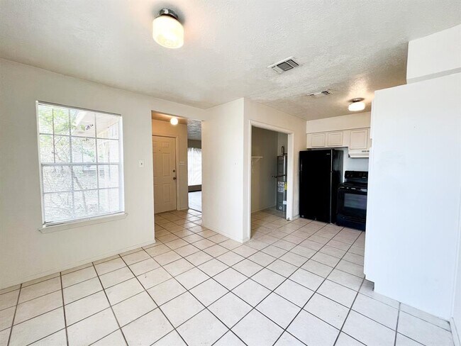 Foto del edificio - 709 Ruth Ct