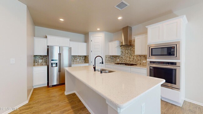 Foto del edificio - 13725 Olney Ave