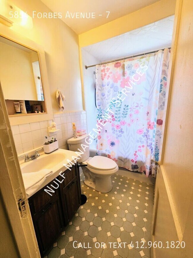 Foto del edificio - 5854 Forbes Ave