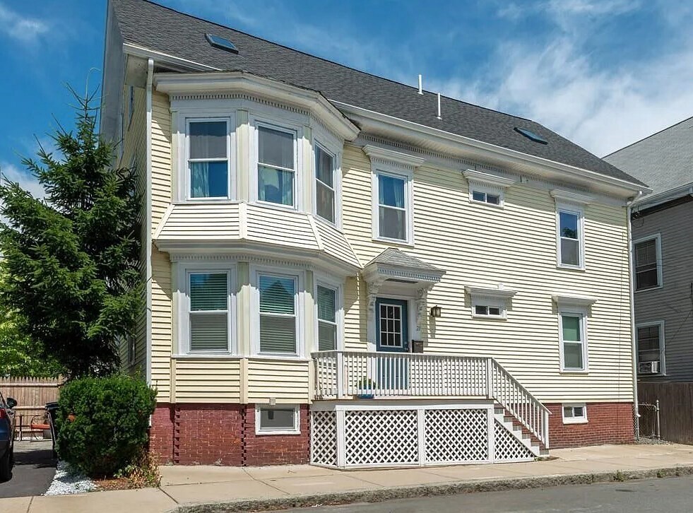 Primary Photo - 21 Emerton St
