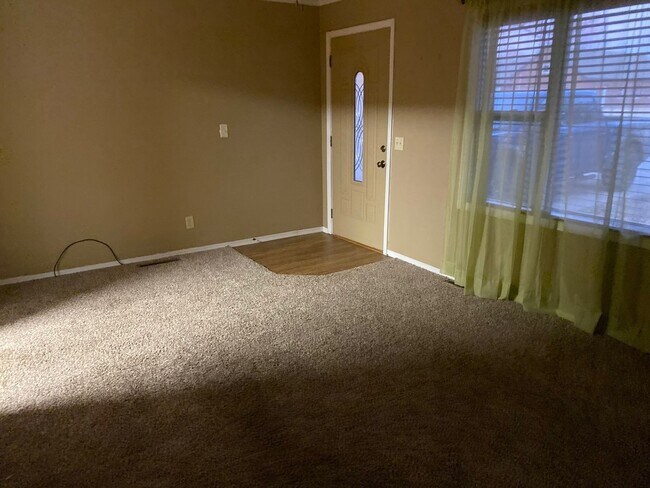 Foto del edificio - 3 Bedroom, 1 Bath House for Rent - All Appliances Included