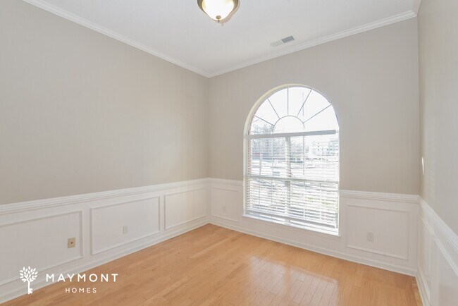 Foto del edificio - 2402 Mason Dr