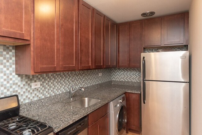 Foto del edificio - 557 W Arlington Pl