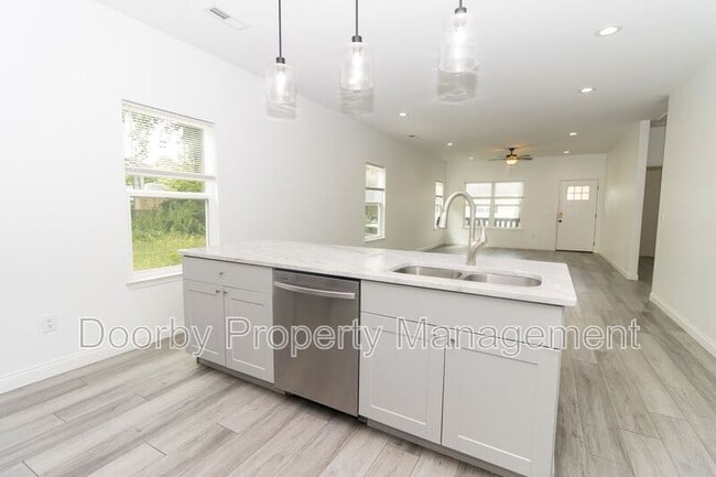 Foto del edificio - 2405 Kirby Ave