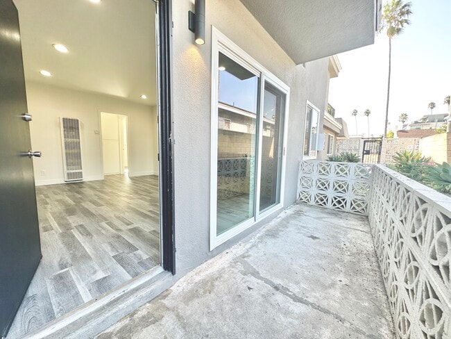 Building Photo - 1508 S Orange Dr