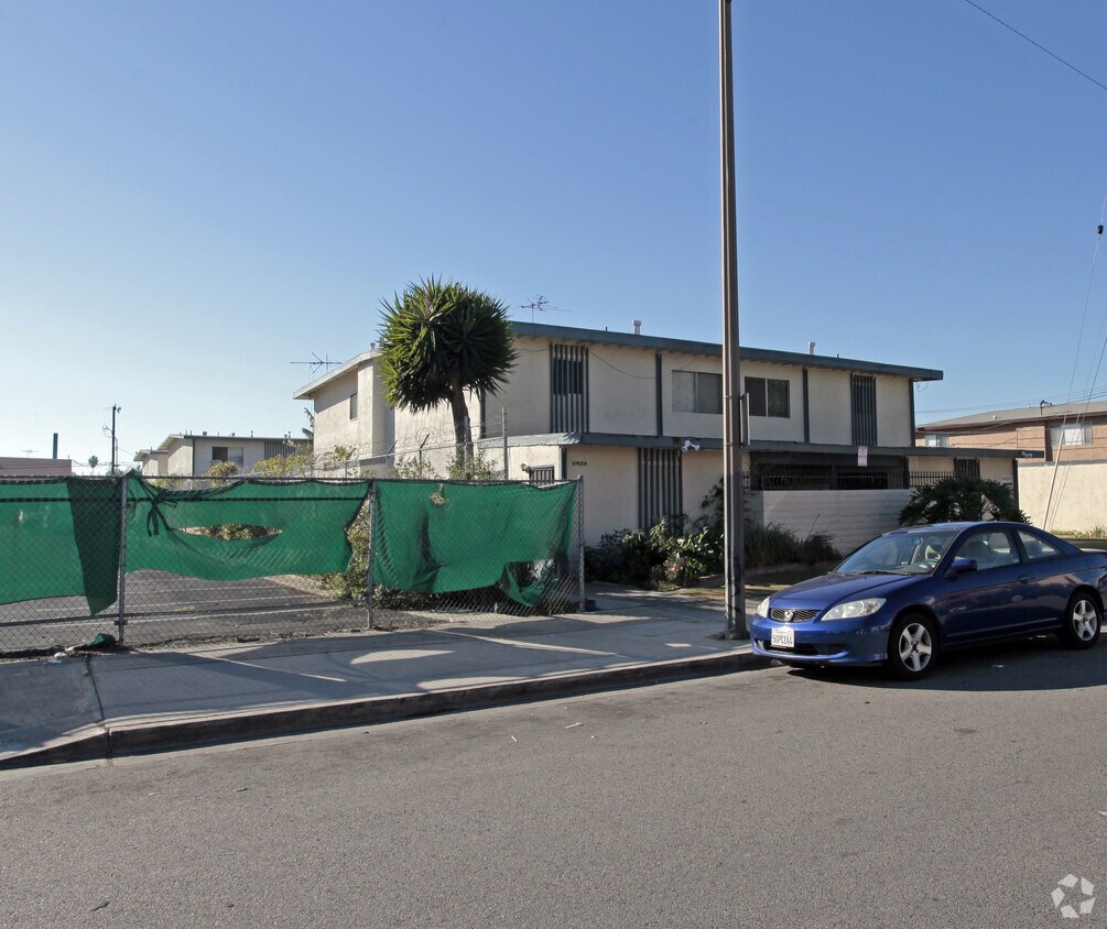 Primary Photo - The Leilani Townhouse Apartments