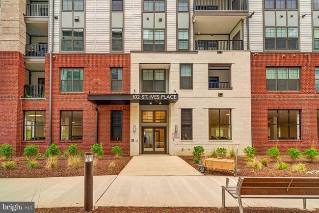 Building Photo - 102 St Ives Pl