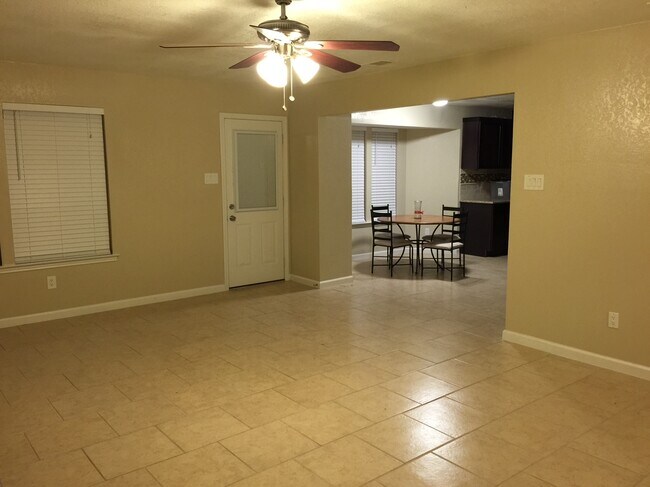 Foto del edificio - 3011 Peacemaker St