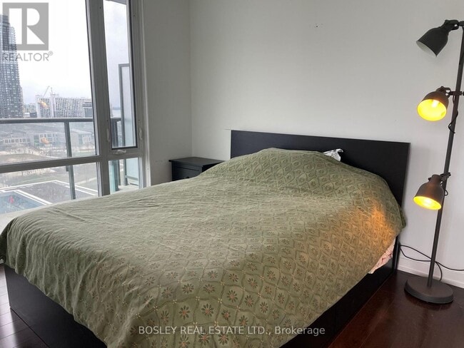 Building Photo - 170-1170 Fort York Blvd