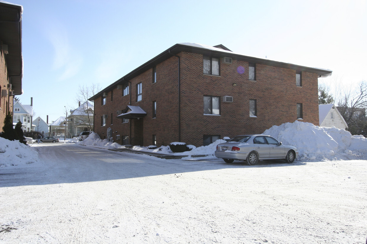Foto del edificio - Carlson West Apartments