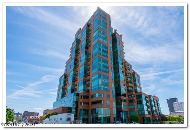 Foto principal - 222 E Witherspoon St