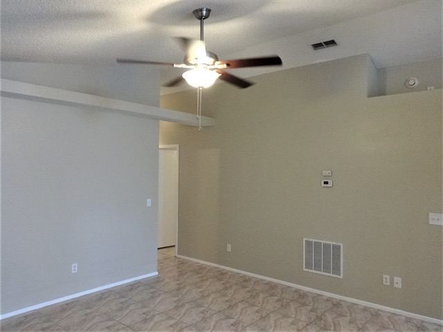 Building Photo - 1037 Weaver Dr