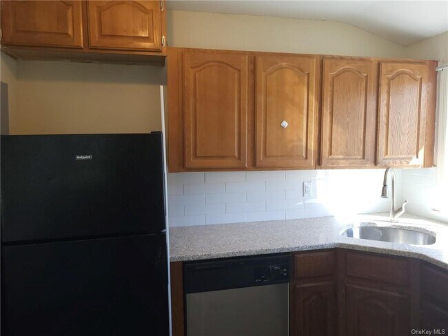 Building Photo - 228-9-22146 146th Ave